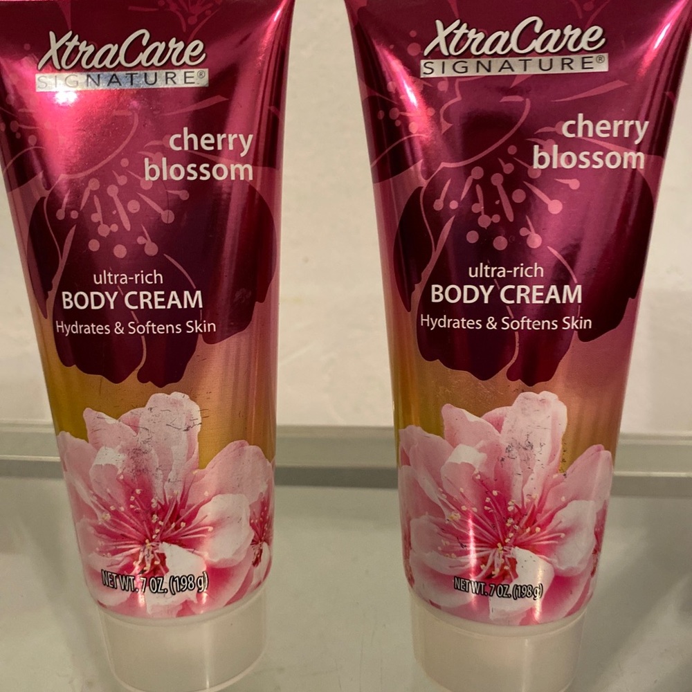LOT OF 2 XTRACARE SIGNATURE CHERRY BLOSSOM ULTRA RICH BODY CREAM 7 OZ EACH